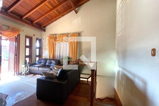Casa à venda com 3 quartos, 213m² em Scharlau, São Leopoldo
