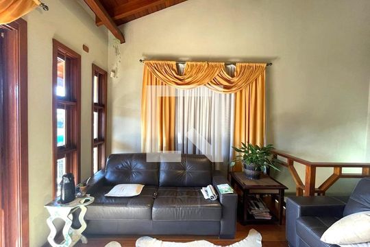 Casa à venda com 3 quartos, 213m² em Scharlau, São Leopoldo