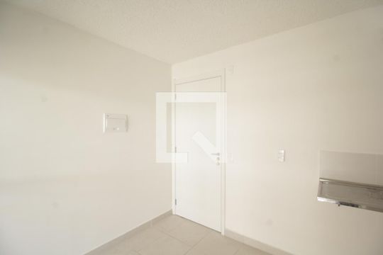 Apartamento para alugar com 2 quartos, 34m² em Parque Industrial Tomas Edson, São Paulo