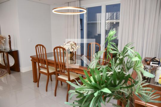 Sala de Jantar de casa de condomínio para alugar com 4 quartos, 322m² em Gramadão, Jundiaí