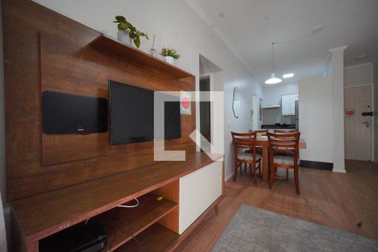 Sala de apartamento para alugar com 2 quartos, 76m² em Jurerê, Florianópolis