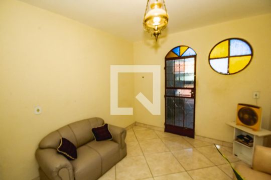 Sala de casa à venda com 4 quartos, 240m² em Alípio de Melo, Belo Horizonte