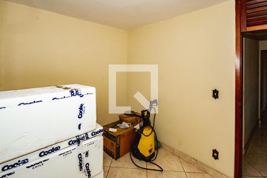 Quarto de casa à venda com 4 quartos, 240m² em Alípio de Melo, Belo Horizonte