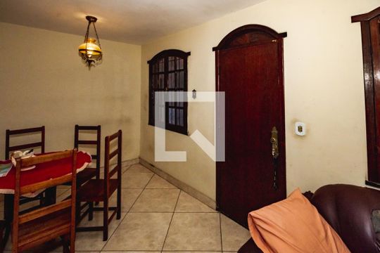 Sala de casa à venda com 4 quartos, 240m² em Alípio de Melo, Belo Horizonte