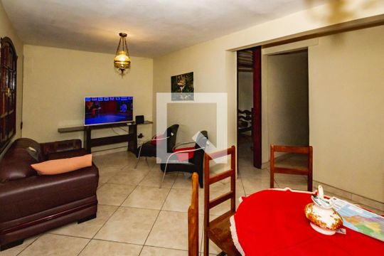 Sala de casa à venda com 4 quartos, 240m² em Alípio de Melo, Belo Horizonte