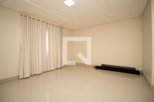 Casa à venda com 2 quartos, 350m² em Taguatinga Sul (Taguatinga) , Brasília