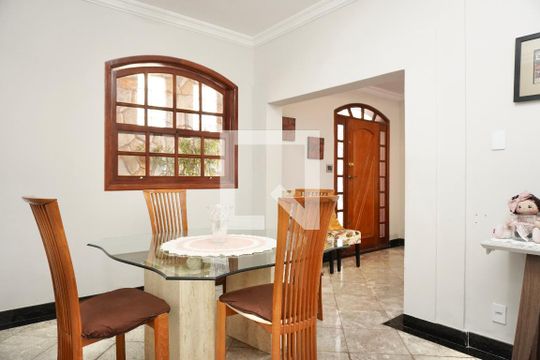 Sala de Jantar de casa à venda com 5 quartos, 240m² em Santa Amelia, Belo Horizonte