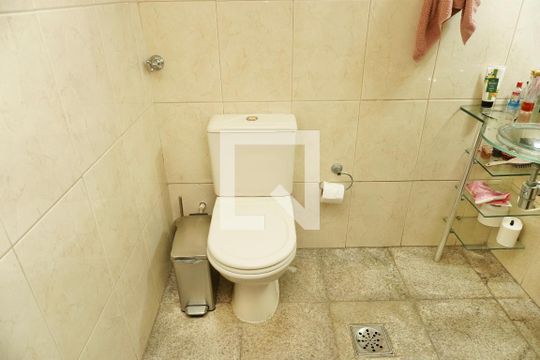 Banheiro Social de casa à venda com 5 quartos, 240m² em Santa Amelia, Belo Horizonte