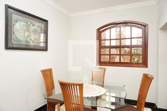 Sala de Jantar de casa à venda com 5 quartos, 240m² em Santa Amelia, Belo Horizonte