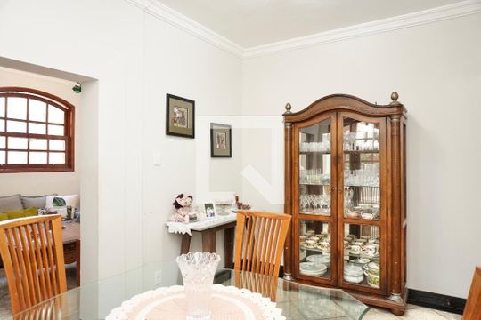 Sala de Jantar de casa à venda com 5 quartos, 240m² em Santa Amelia, Belo Horizonte