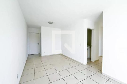 Sala de apartamento à venda com 3 quartos, 68m² em Vila Amaral, Belo Horizonte