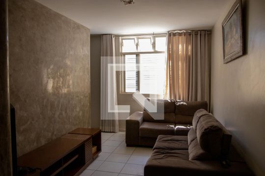 Casa à venda com 4 quartos, 240m² em Jardim Novo Mundo, Goiânia