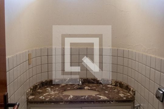 Casa à venda com 4 quartos, 240m² em Jardim Novo Mundo, Goiânia