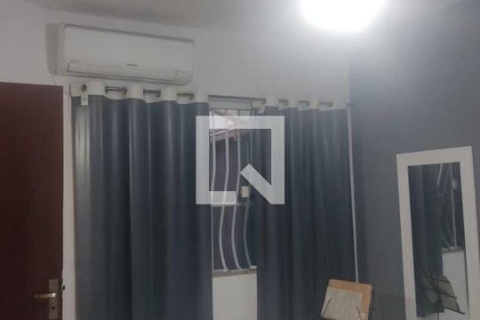 Quarto de casa para alugar com 3 quartos, 80m² em Condomínio Porto Seguro, Rio das Ostras