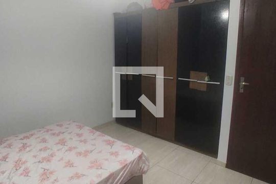 Quarto de casa para alugar com 3 quartos, 80m² em Condomínio Porto Seguro, Rio das Ostras