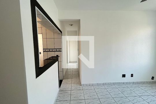 Corredor de apartamento para alugar com 3 quartos, 65m² em Campinho, Rio de Janeiro