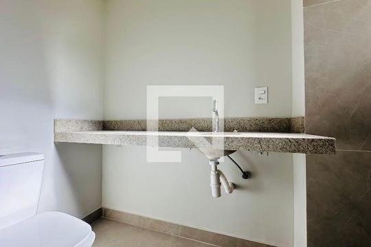 Banheiro da Suíte 1 de apartamento à venda com 2 quartos, 60m² em Anchieta, Belo Horizonte