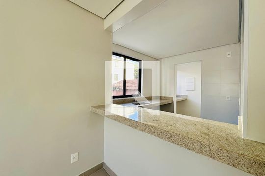 Apartamento à venda com 2 quartos, 60m² em Anchieta, Belo Horizonte