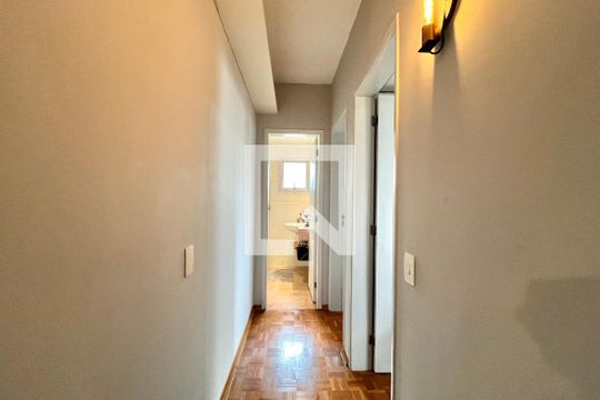 Corredor de apartamento à venda com 2 quartos, 64m² em Jardim da Saúde, São Paulo