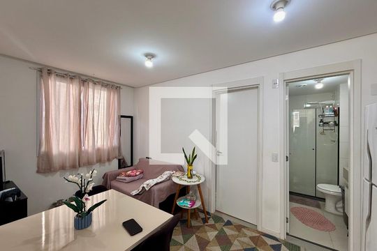 Sala de apartamento para alugar com 2 quartos, 35m² em Santo Amaro, São Paulo