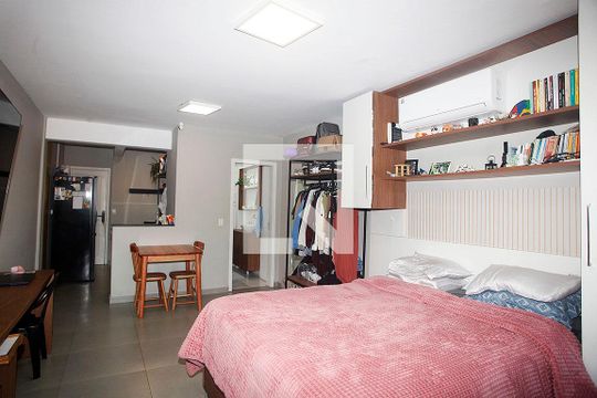 Studio - Sala / Quarto de kitnet/studio para alugar com 1 quarto, 36m² em Centro Histórico, Porto Alegre