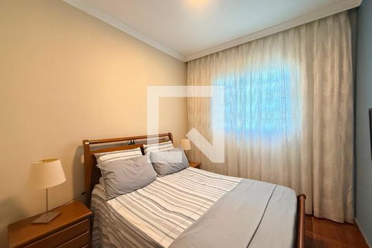 Suite  de casa à venda com 3 quartos, 300m² em Renascença, Belo Horizonte