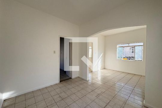 Sala de casa para alugar com 2 quartos, 161m² em Jardim Bandeirantes, Contagem