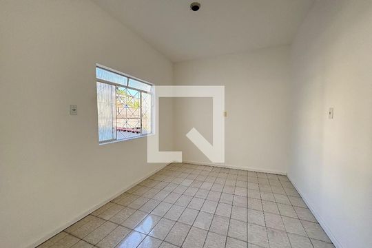 Sala de casa para alugar com 2 quartos, 161m² em Jardim Bandeirantes, Contagem