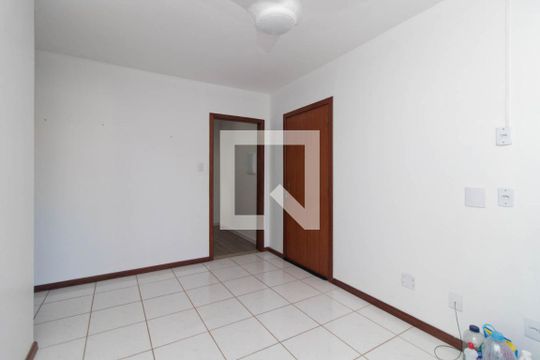 Sala de apartamento para alugar com 2 quartos, 70m² em Vila Nova, Porto Alegre