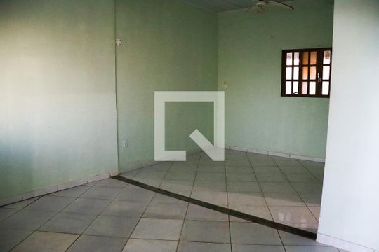 Sala de casa para alugar com 2 quartos, 96m² em Cidade Beira Mar, Rio das Ostras