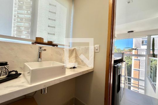 Lavabo de apartamento à venda com 2 quartos, 116m² em Jardim Prudência, São Paulo