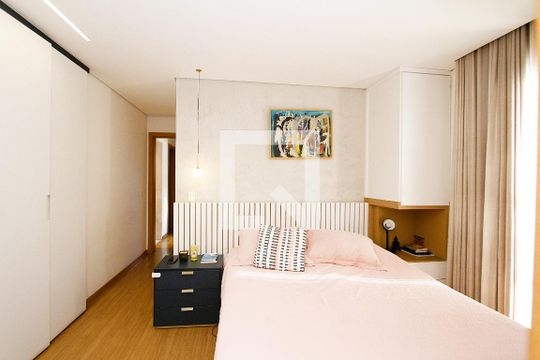 Quarto 1 - Suíte de apartamento à venda com 4 quartos, 243m² em Grajaú, Belo Horizonte