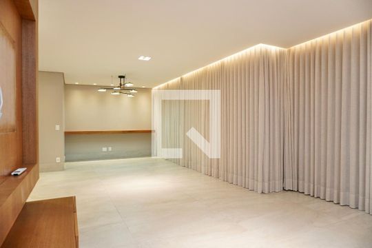 Sala de apartamento para alugar com 2 quartos, 141m² em Serra, Belo Horizonte