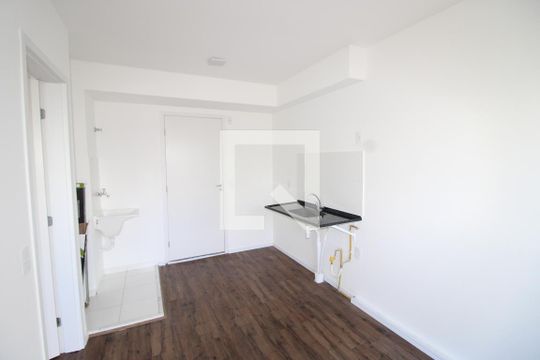 Sala/Cozinha de apartamento para alugar com 1 quarto, 26m² em Parada Xv de Novembro, São Paulo