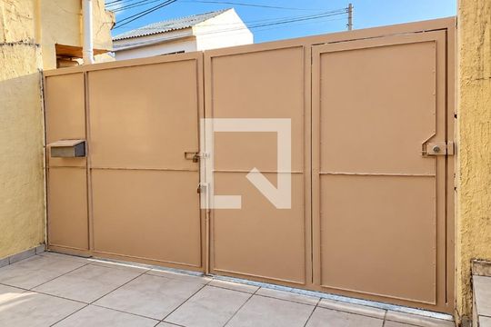Área externa de casa para alugar com 3 quartos, 98m² em Jardim Continental, Nova Iguaçu