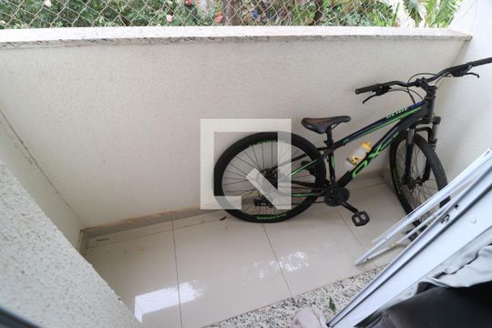 Sacada da Sala de apartamento para alugar com 2 quartos, 64m² em Santa Mônica, Uberlândia