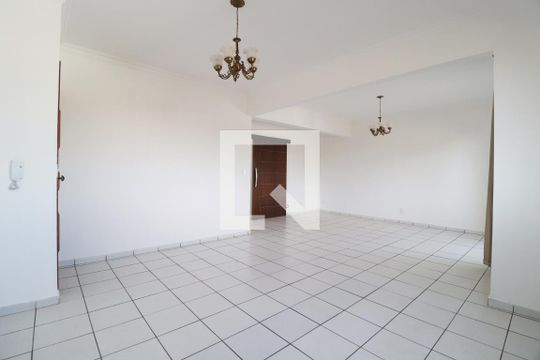 Sala de apartamento para alugar com 3 quartos, 140m² em Centro, Uberlândia