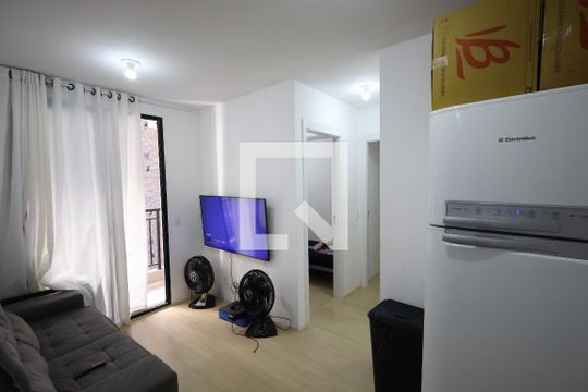 Sala de apartamento para alugar com 2 quartos, 39m² em Usina Piratininga, São Paulo