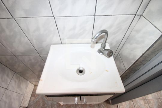 banheiro de casa para alugar com 1 quarto, 40m² em Vila Cosmopolita, São Paulo