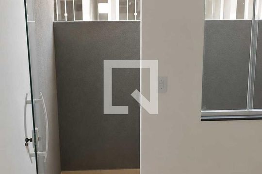 Sala de apartamento para alugar com 1 quarto, 35m² em Marapicu, Nova Iguaçu