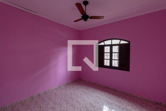 Quarto 2 de casa para alugar com 3 quartos, 80m² em Parque Cruzeiro do Sul, São Paulo