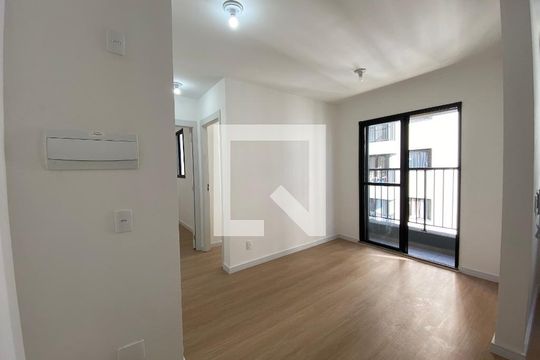 Sala de apartamento à venda com 2 quartos, 37m² em Jaguaré, São Paulo