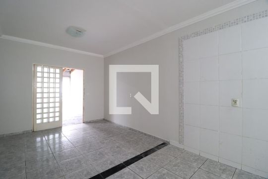 Sala de casa para alugar com 2 quartos, 70m² em Jardim Europa, Uberlândia