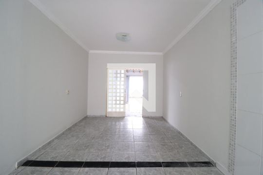 Sala de casa para alugar com 2 quartos, 70m² em Jardim Europa, Uberlândia