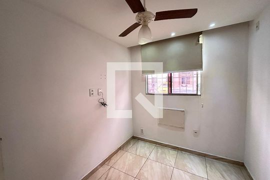 Quarto 1 de apartamento para alugar com 2 quartos, 45m² em Pavuna, Nilópolis