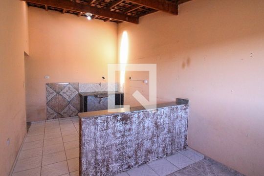 Sala/Cozinha de casa para alugar com 1 quarto, 250m² em São Rafael, São Paulo