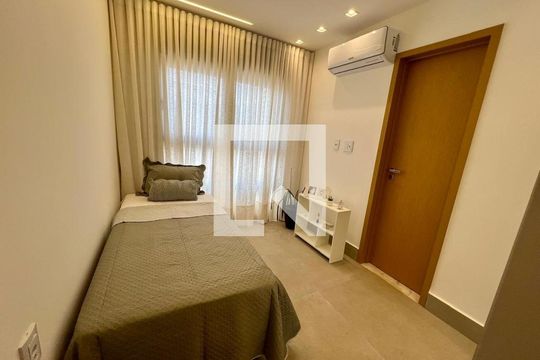 Quarto de apartamento à venda com 3 quartos, 97m² em Setor Bueno, Goiânia