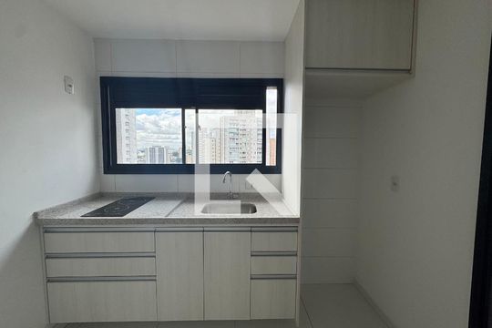 Cozinha de apartamento para alugar com 1 quarto, 39m² em Km 18, Osasco