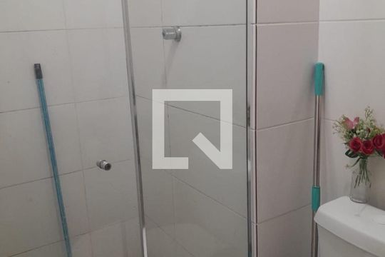 Banheiro de apartamento à venda com 2 quartos, 36m² em Ferreira, São Paulo