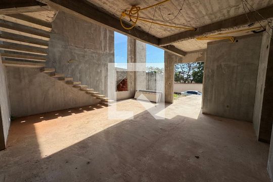 Sala 2 de casa à venda com 5 quartos, 400m² em Setor Habitacional Arniqueira, Brasília
